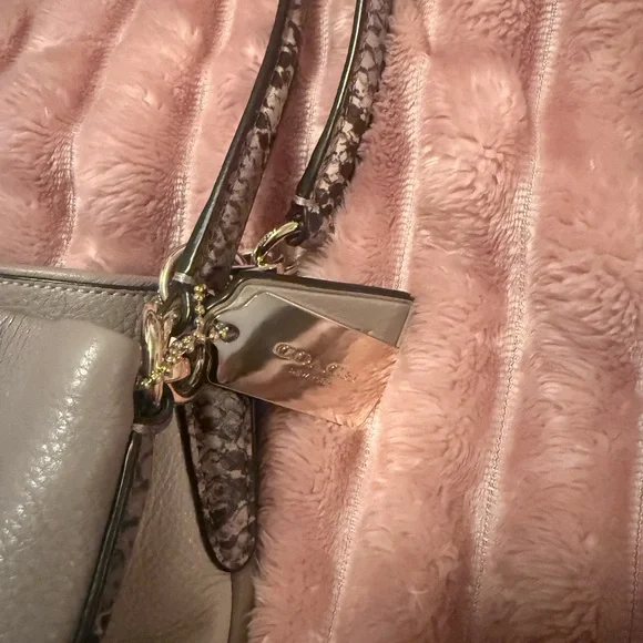 Coach Gray and Cream Shoulder Bag - Picture 3 of 7